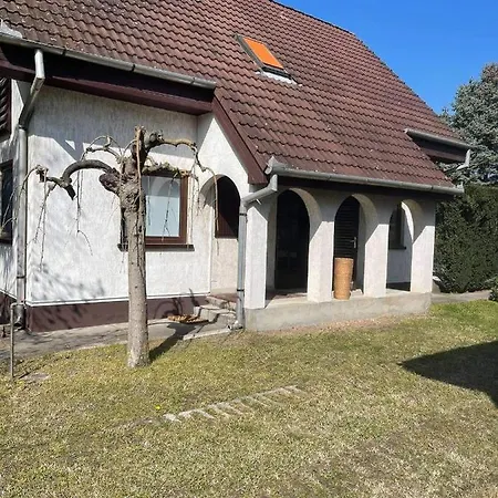 Iluska Vendeghaz Ferienhaus *